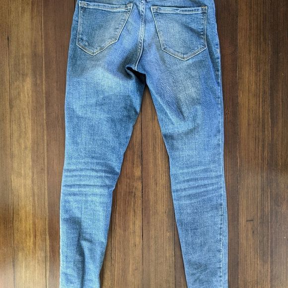 Old Navy High Rise Ripped Jeans - Picture 2 of 4